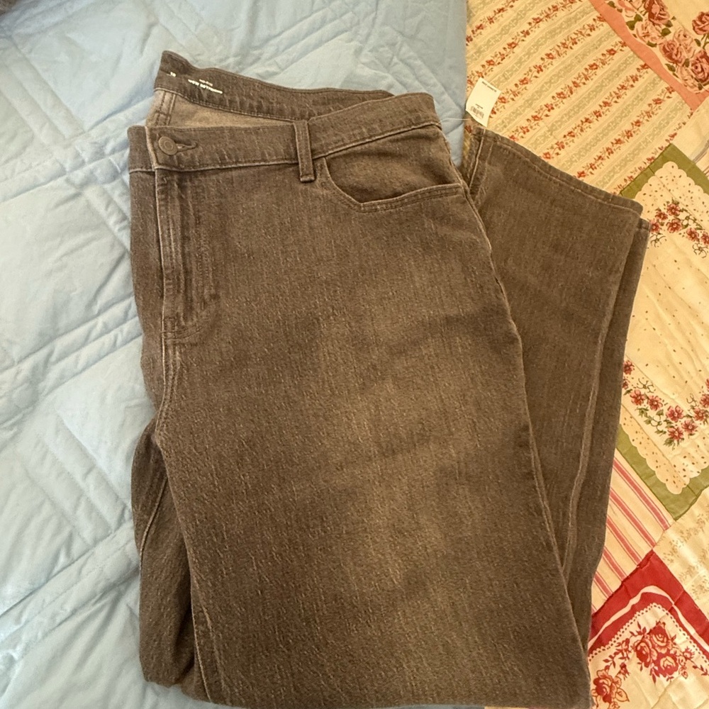 Old Navy Womens Boyfriend Jeans in Brown